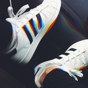 ADIDAS SUPERSTARS NEVER WORN SIZE 5